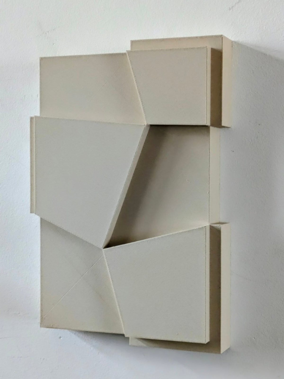 Sketch in beige, 2025 · Reliëfs · Eric Lugtigheid (2/2)