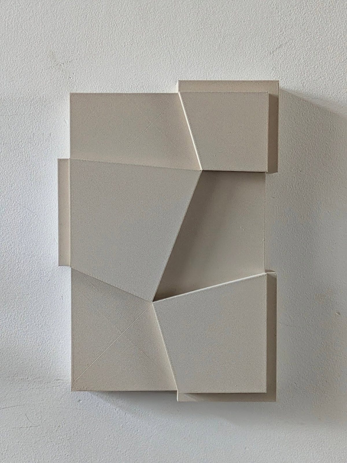 Sketch in beige, 2025 · Reliëfs · Eric Lugtigheid (1/2)