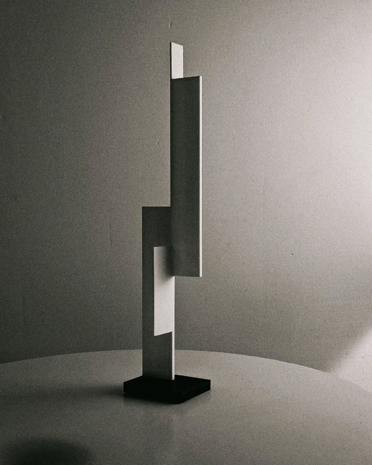 Four sheets, 2026 · Modellen · Eric Lugtigheid (2/3)