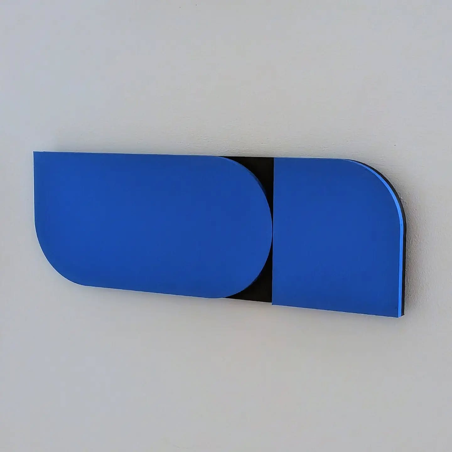 Le Bleu et le Noir, 2026 · 3D-prints · Eric Lugtigheid (2/2)