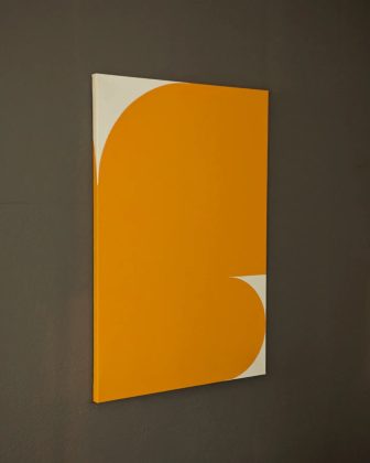 Love my new warm grey wall, 2023 · Schilderijen · Eric Lugtigheid
