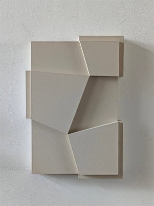 Sketch in beige, 2025 · Reliëfs · Eric Lugtigheid