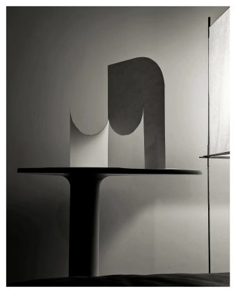 Papercut (A5), 2026 · Modellen · Eric Lugtigheid