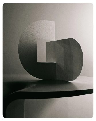 Papercut (A5), 2026 · Modellen · Eric Lugtigheid