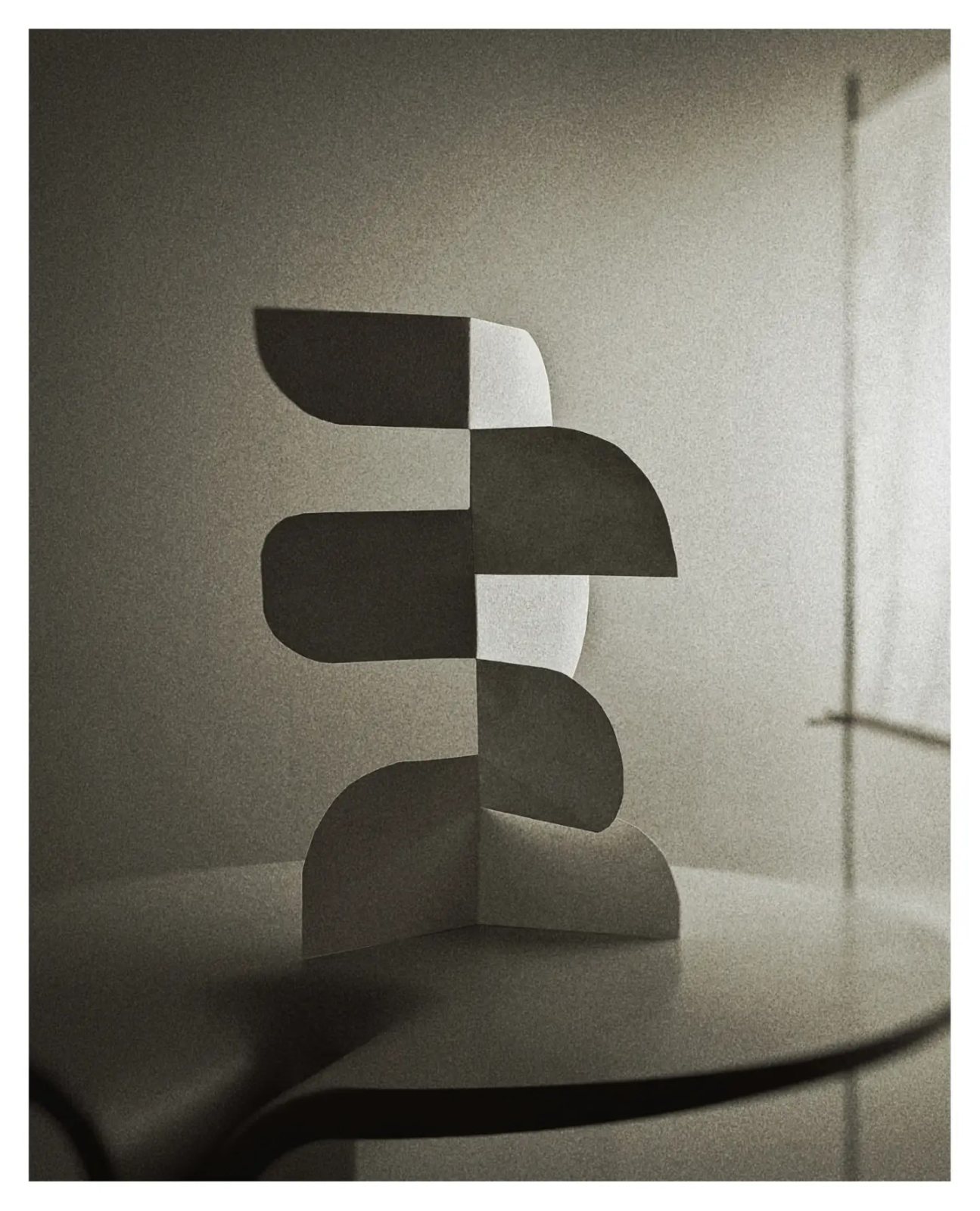 Papercut (A5) 300 gr, 2026 · Modelle · Eric Lugtigheid (1/2)